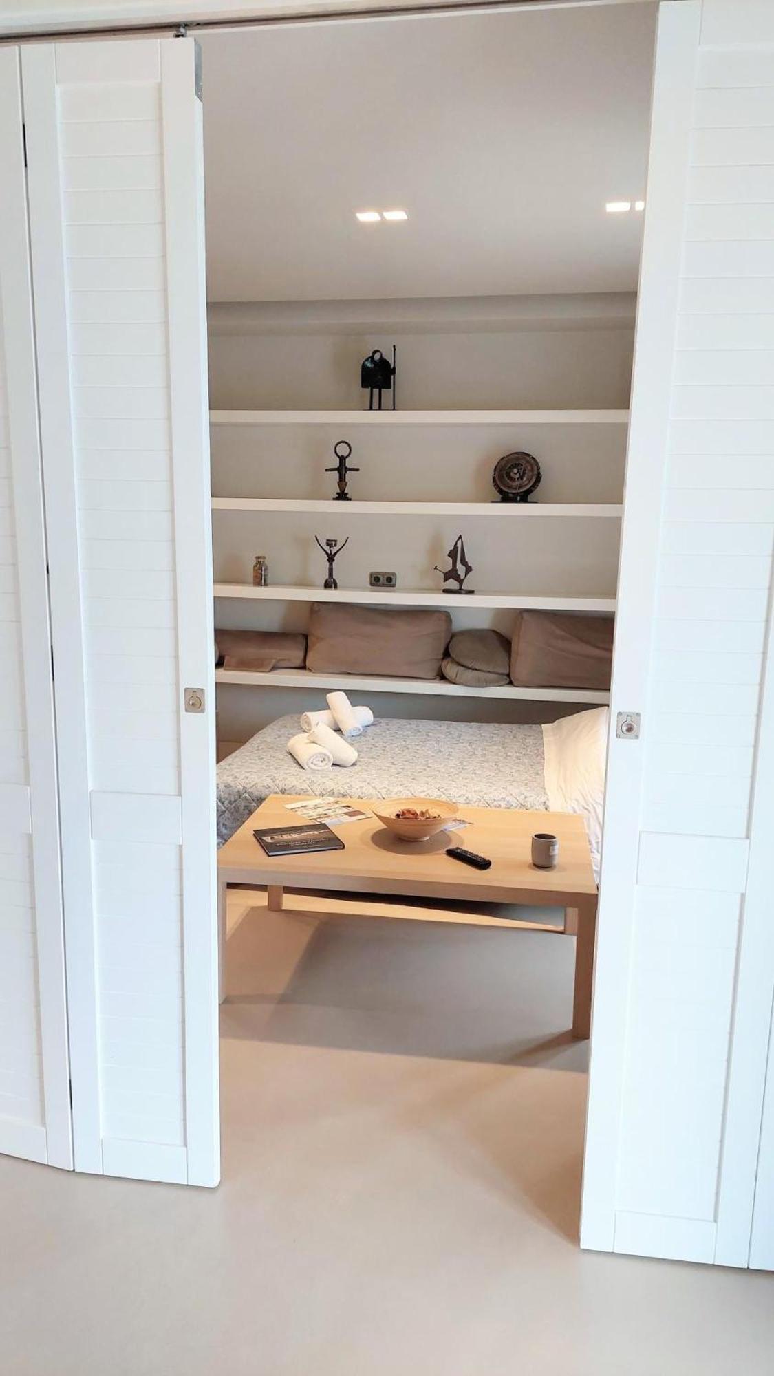 Luxurious Minimal Apartment In Acropolis أثينا المظهر الخارجي الصورة