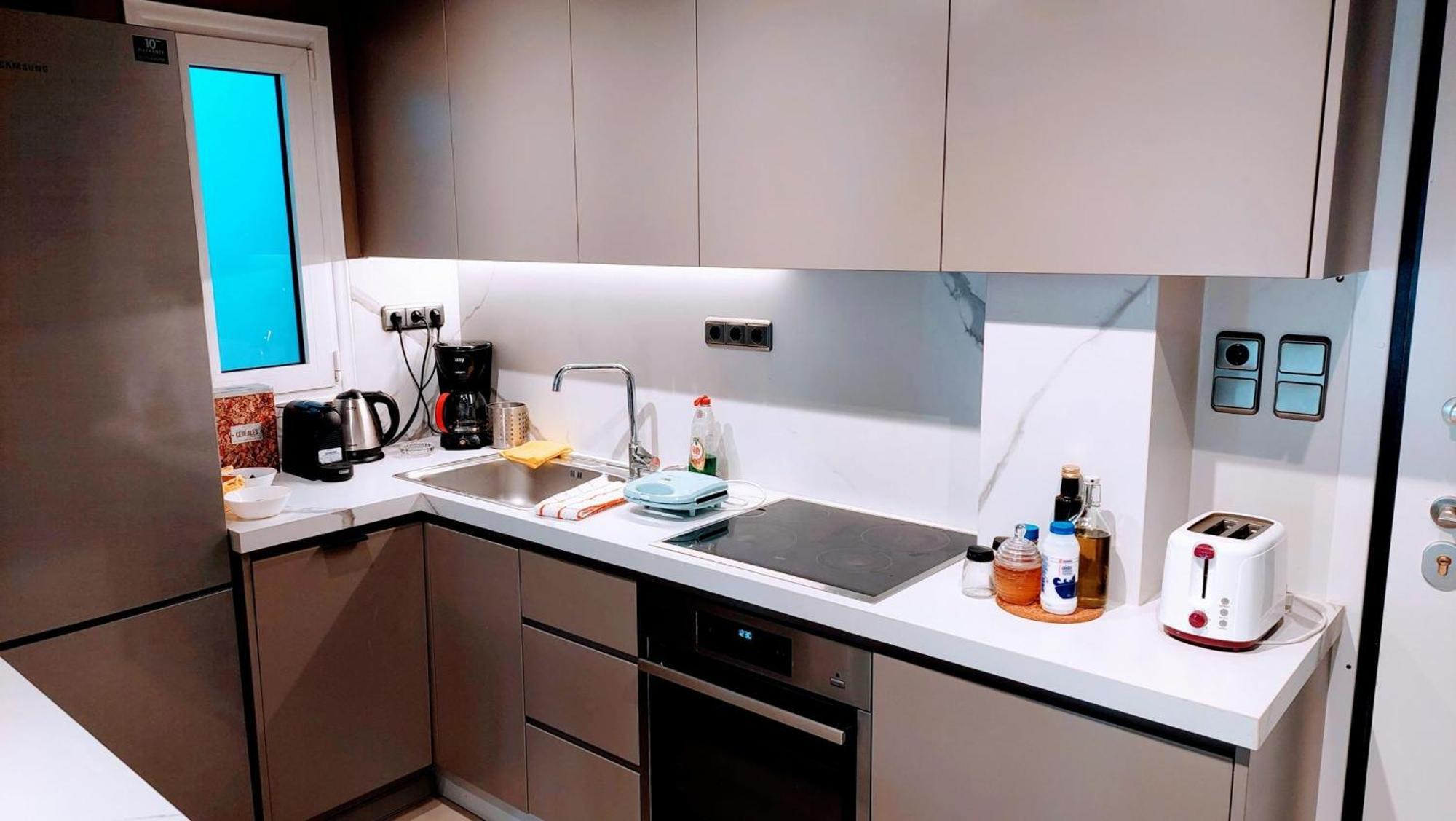 Luxurious Minimal Apartment In Acropolis أثينا المظهر الخارجي الصورة
