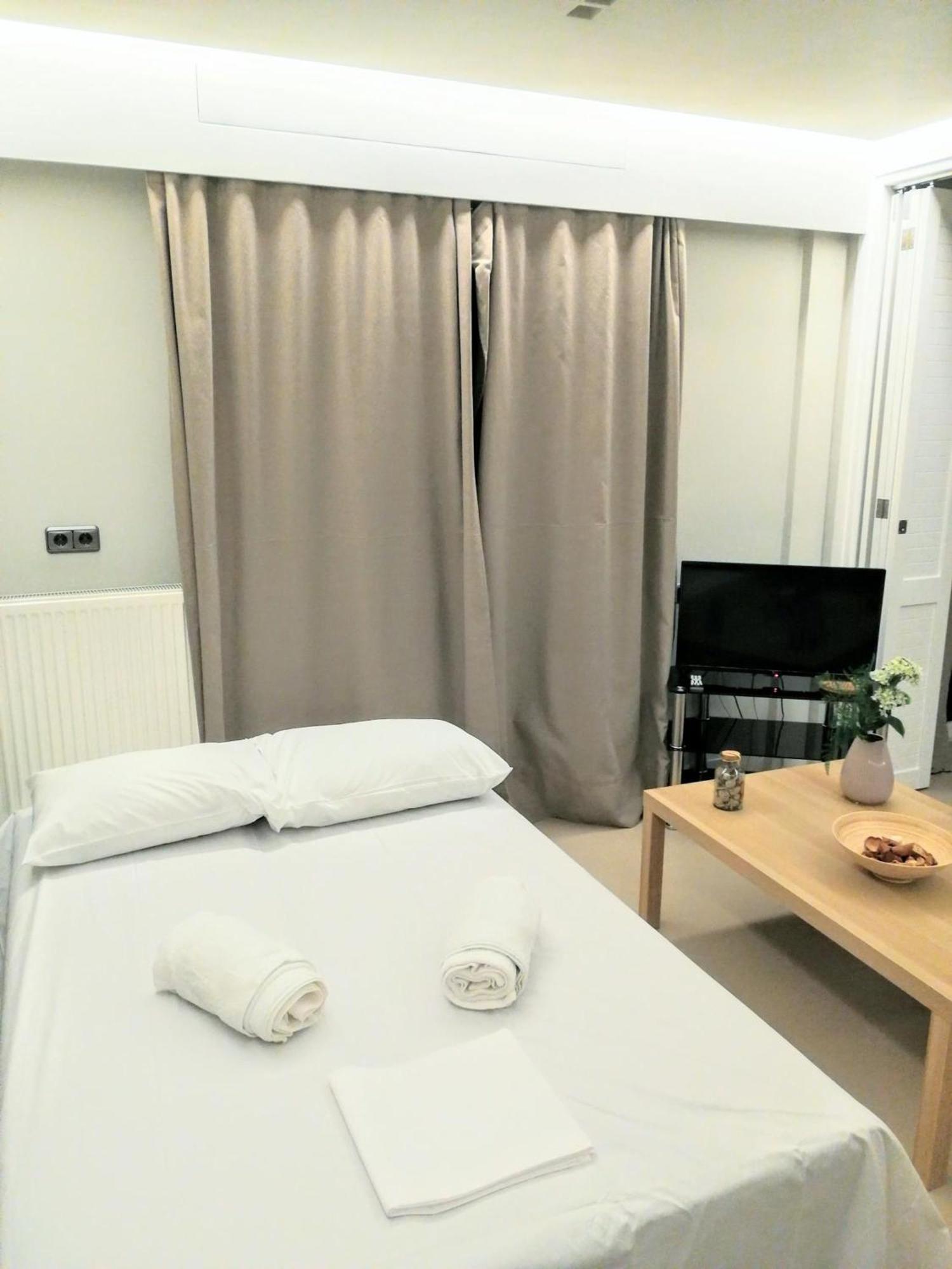 Luxurious Minimal Apartment In Acropolis أثينا المظهر الخارجي الصورة