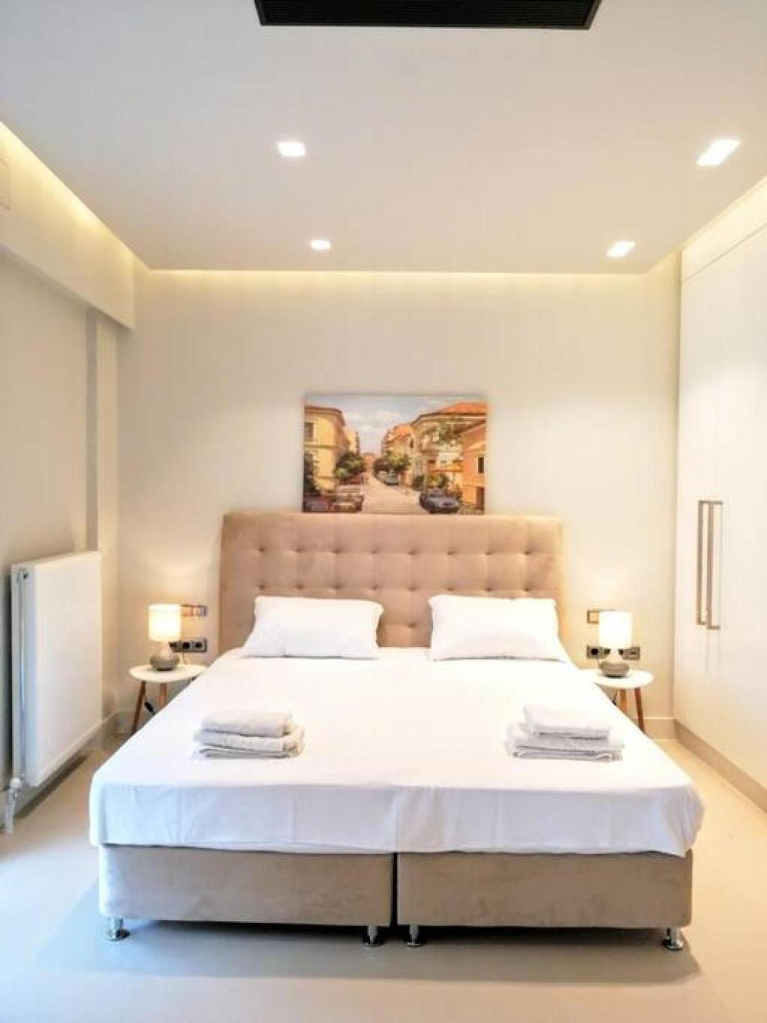 Luxurious Minimal Apartment In Acropolis أثينا المظهر الخارجي الصورة