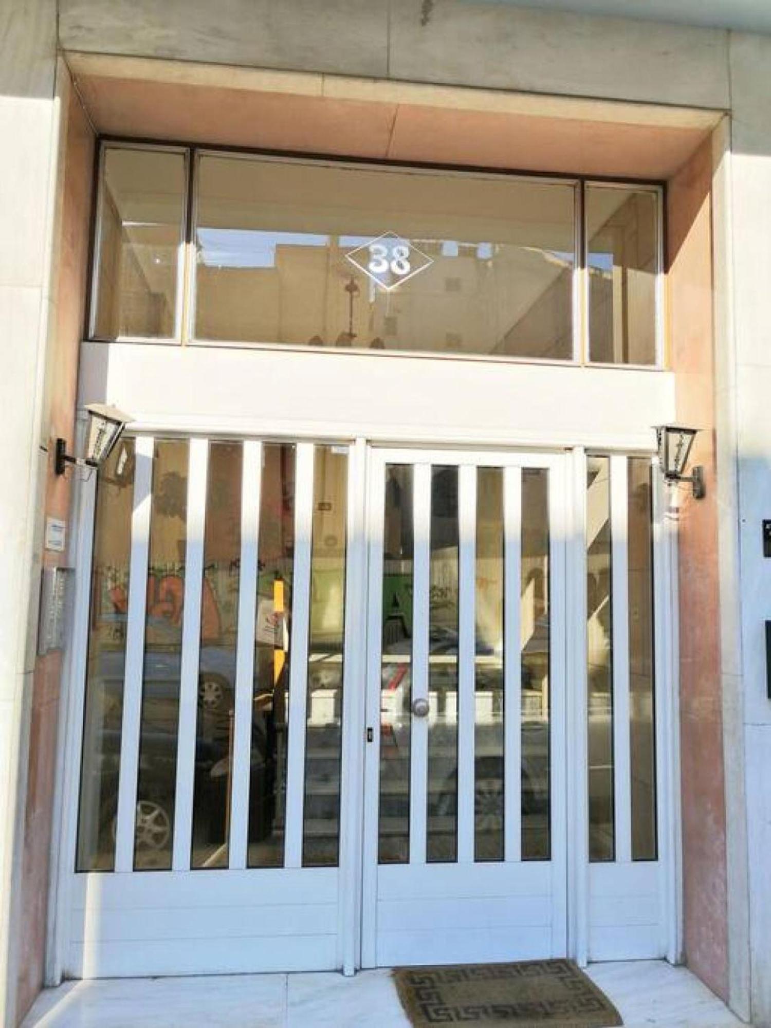 Luxurious Minimal Apartment In Acropolis أثينا المظهر الخارجي الصورة